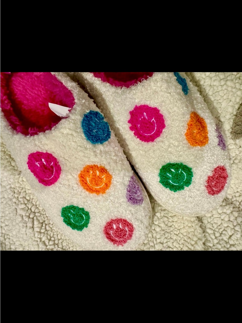 Ladies Fuzzy Slipper with Retro smiley faces size 8